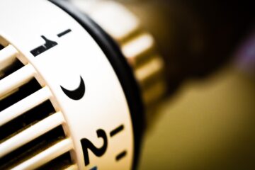 jaki grzejnik elektryczny zużywa najmniej prądu
